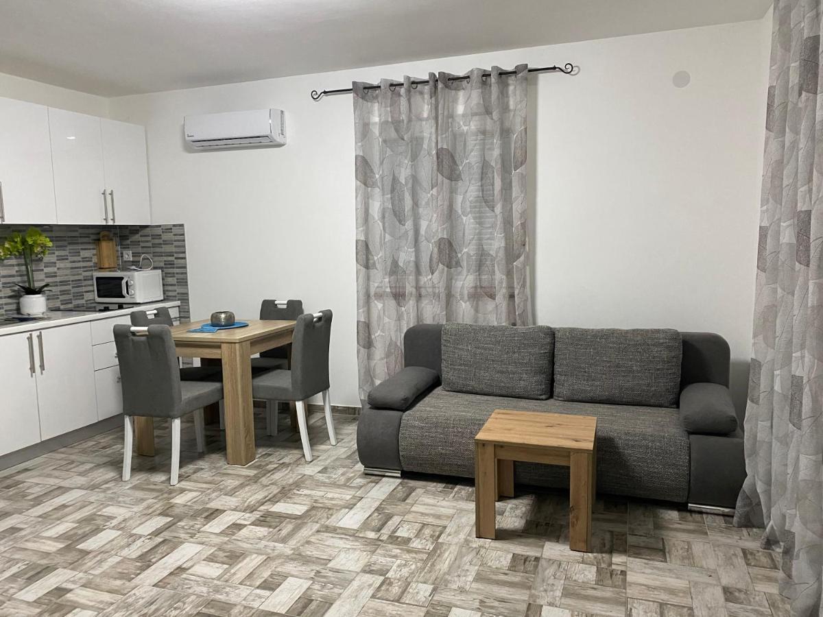 Apartment Tina ロゴズニッツァ エクステリア 写真